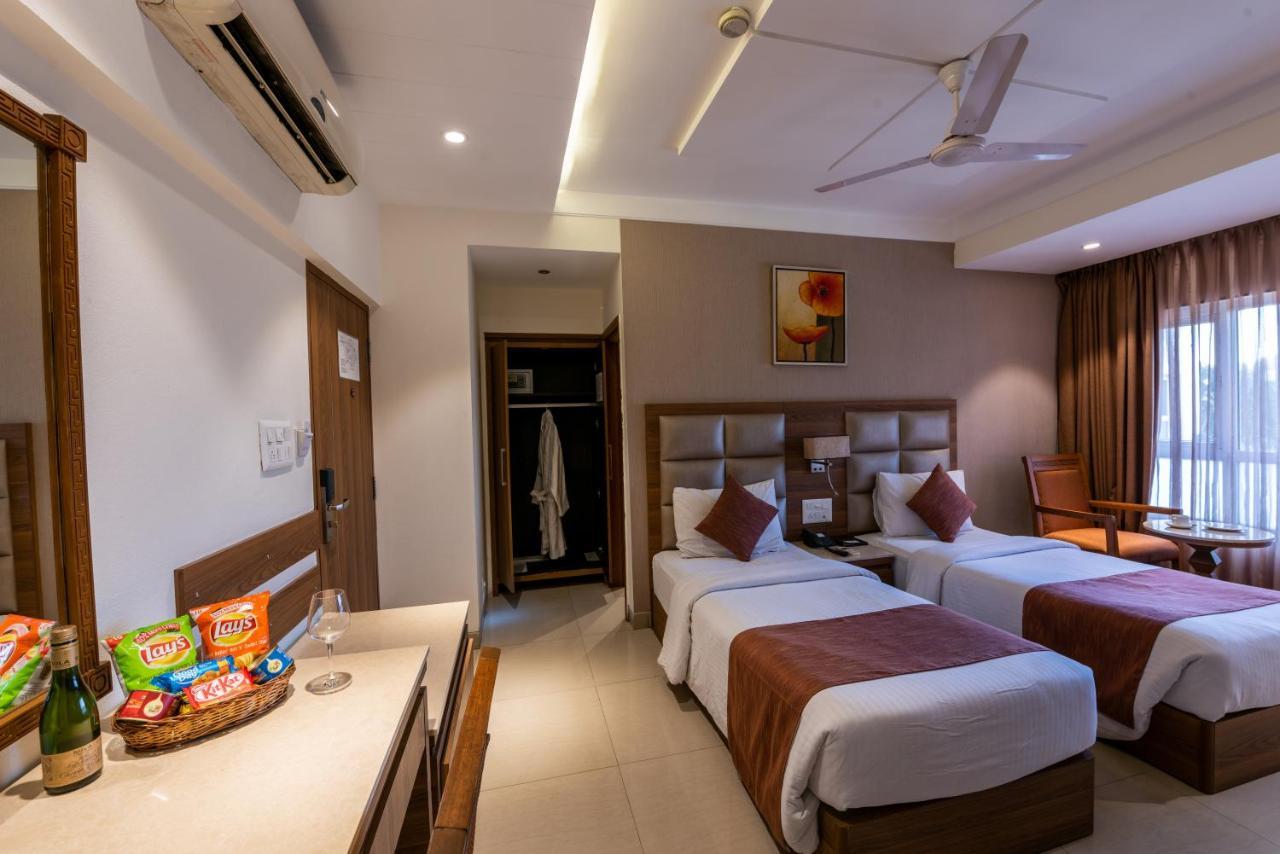 Click Hotel นาสิก ภายนอก รูปภาพ